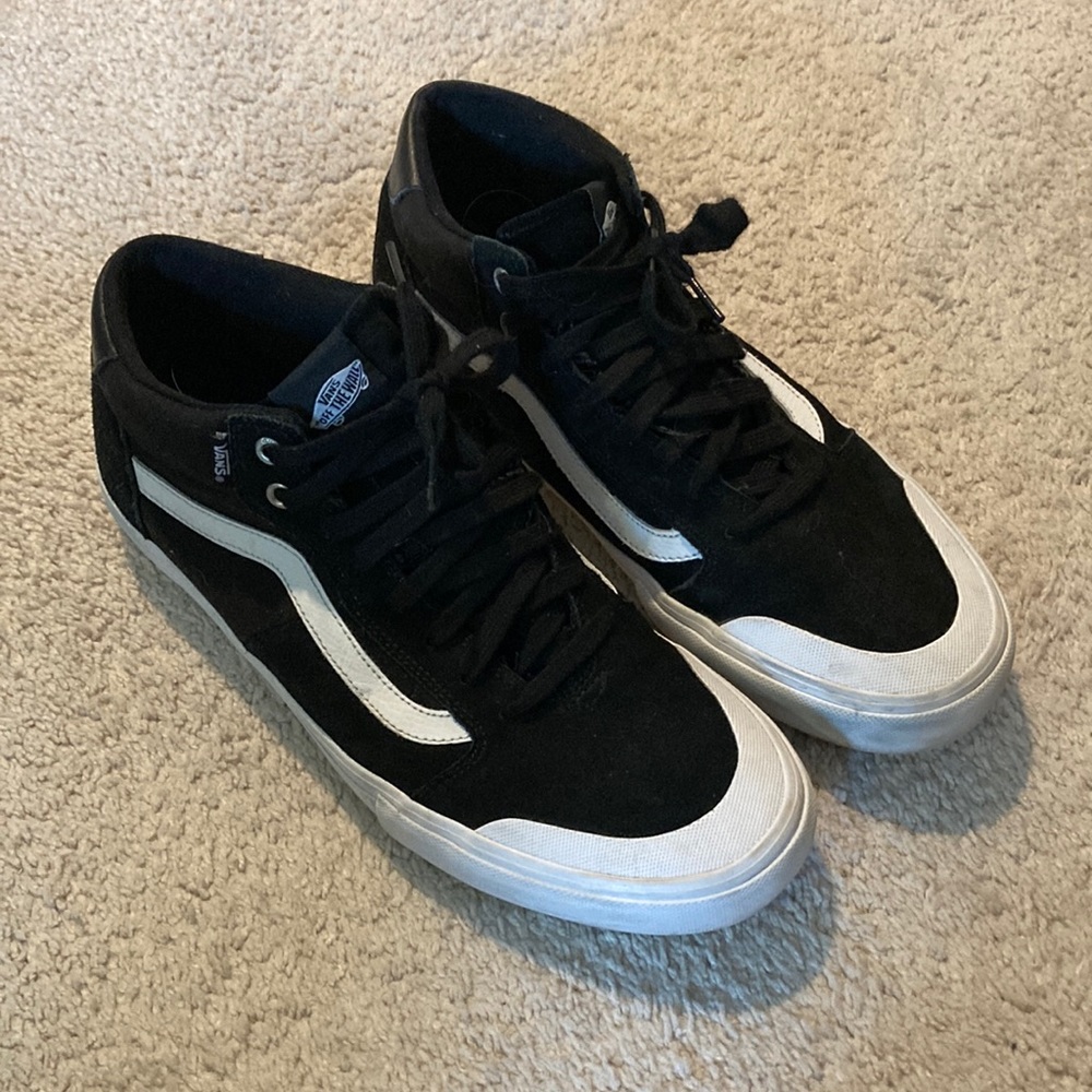 Vans 112 mid pro shoes. White/black